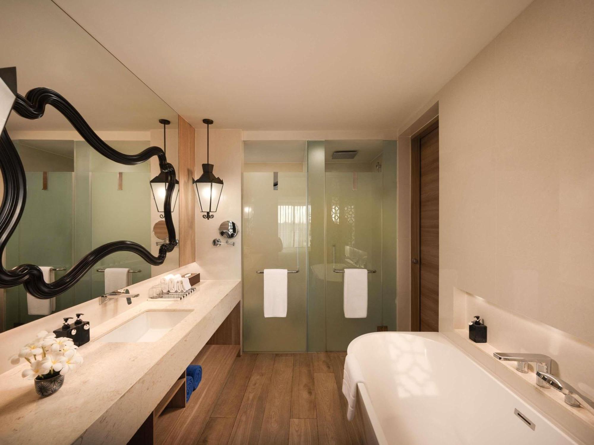 Suite Deluxe con Accesso Piscina e Vista Giardino