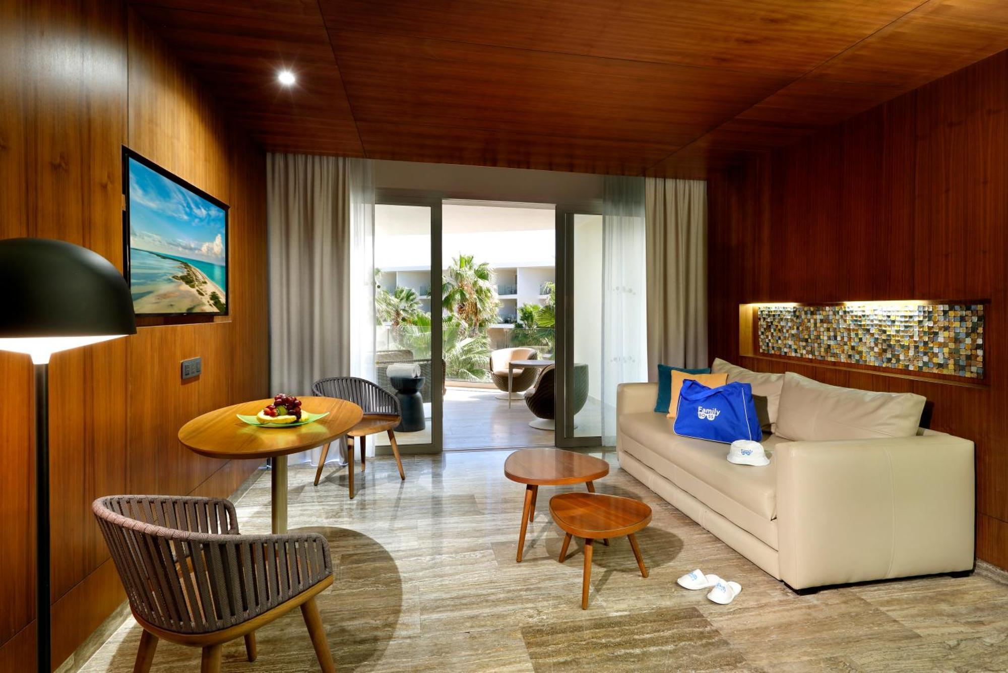 Family Selection Junior Suite Pool Access