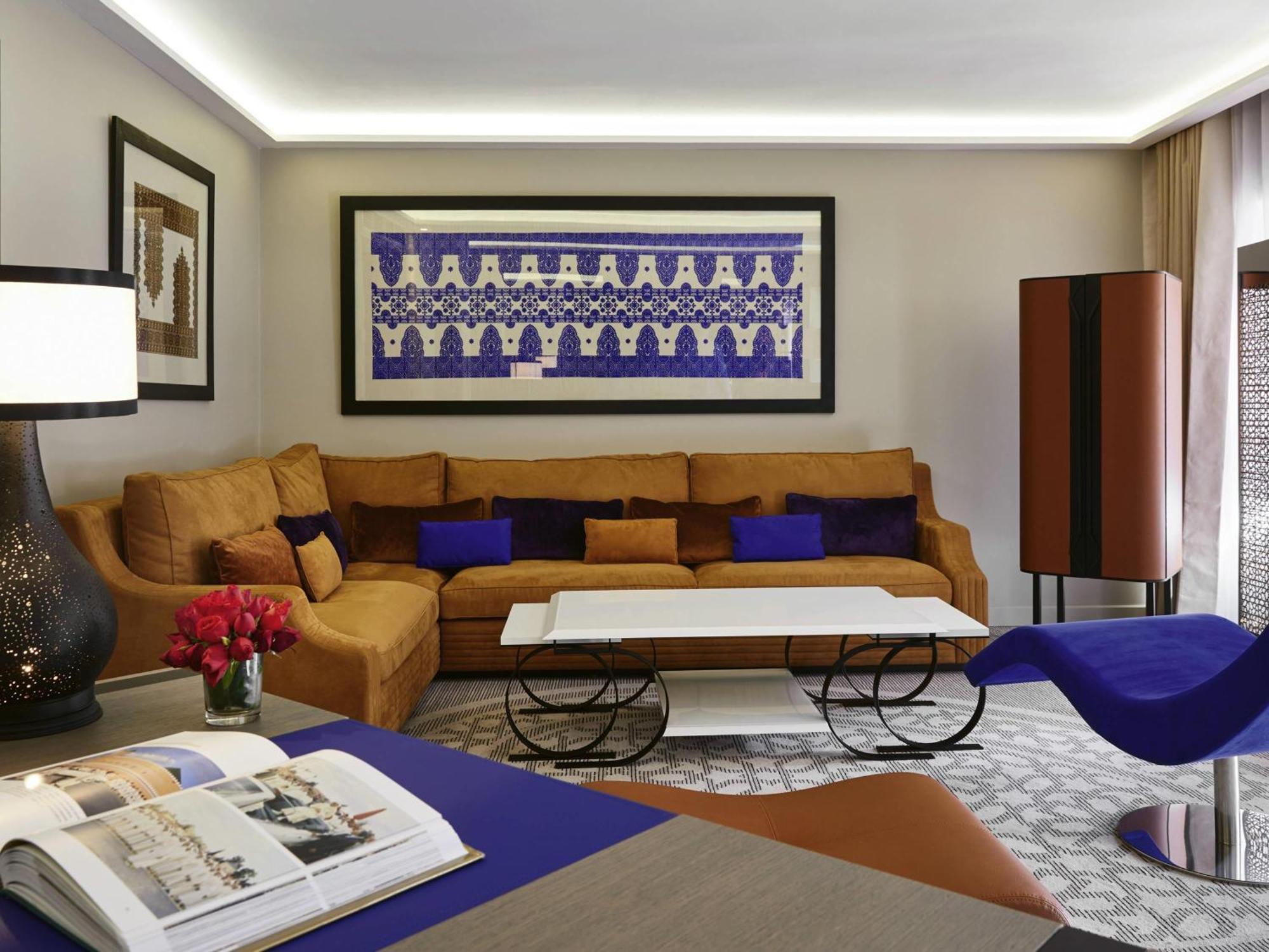 Suite Júnior com Sala de Estar e Sofá