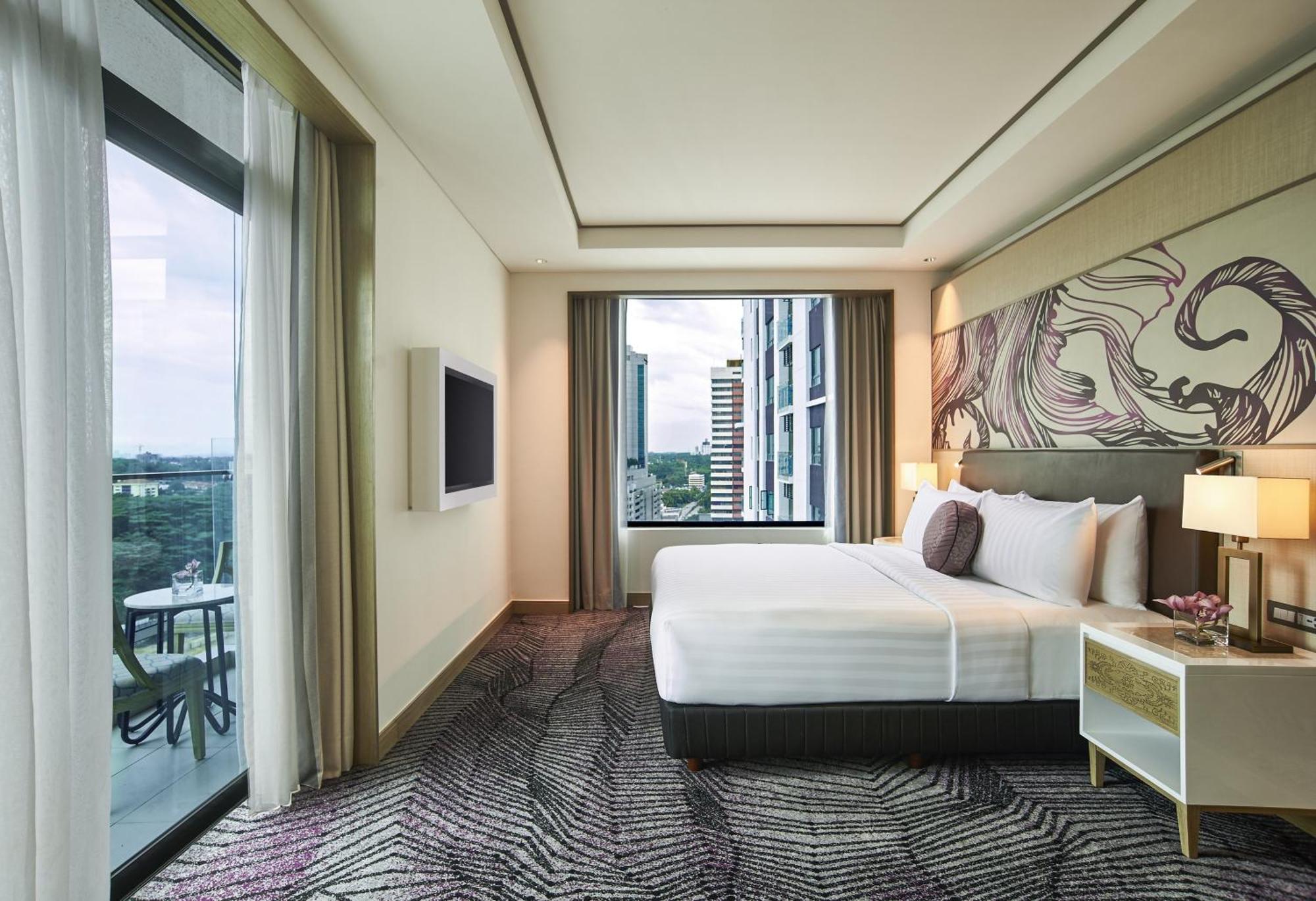 Grand Deluxe King Room