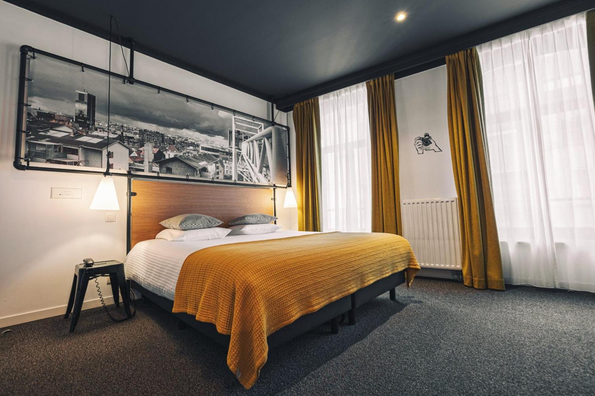 Twin Room,1739359884:JPEG