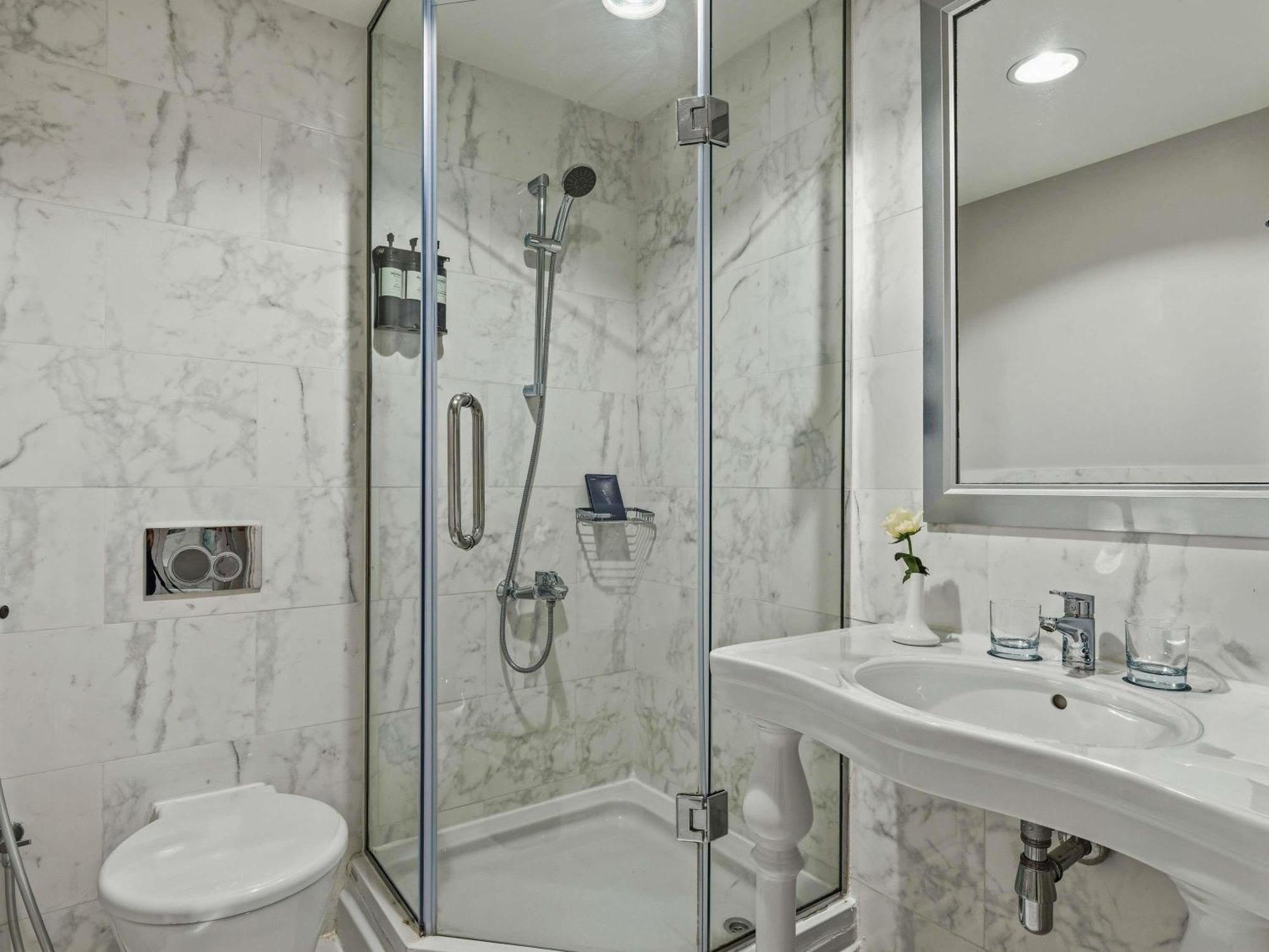 Quarto Deluxe com 2 Camas de Solteiro e Vista do Jardim