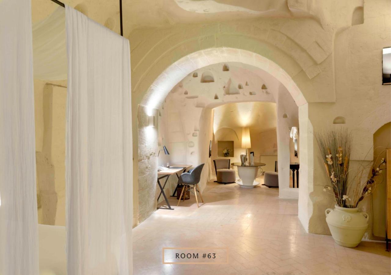 Large Double Room Cave