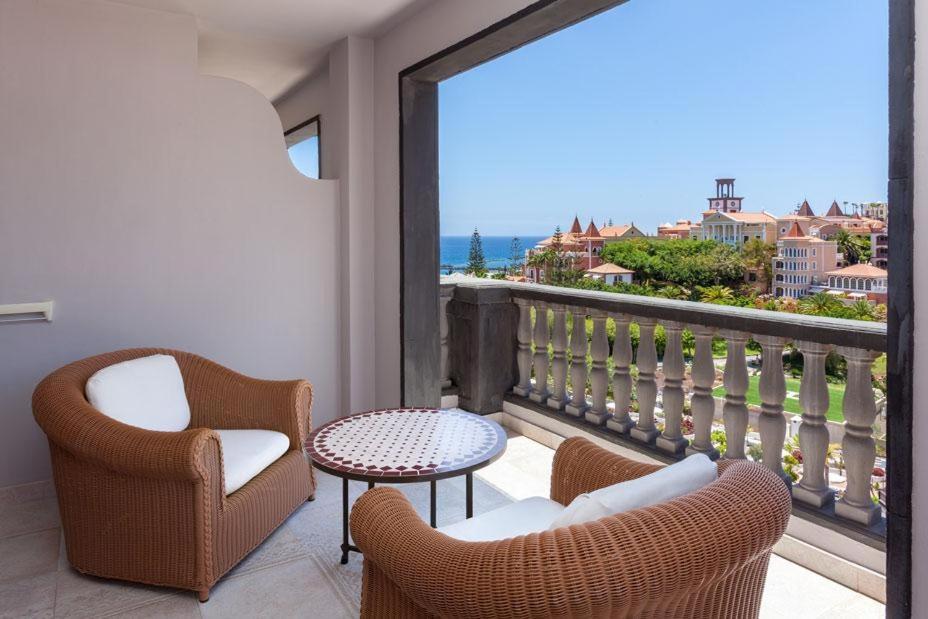 Deluxe Room with Side Ocean View (Single Use)