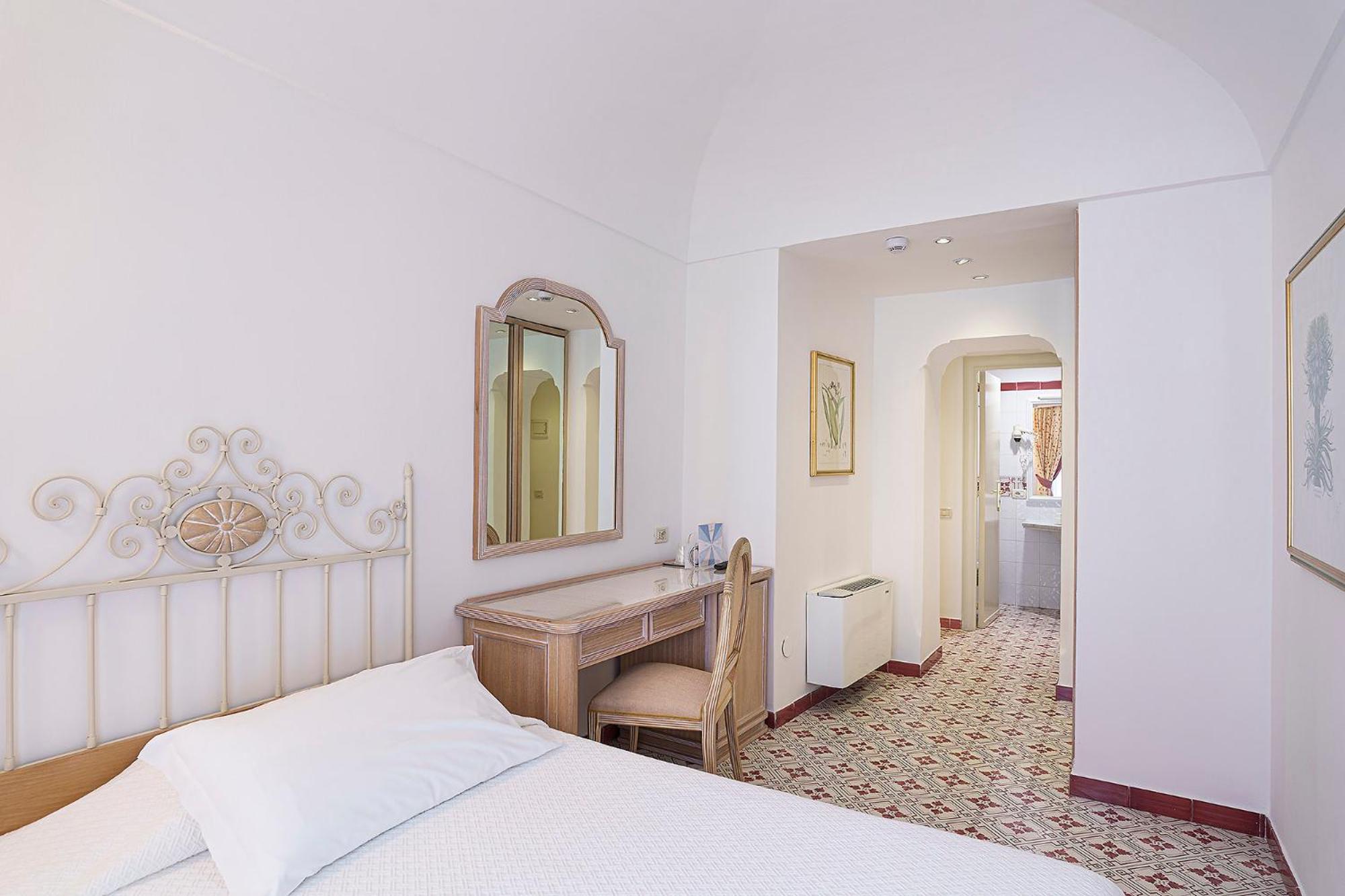 Single Room,1742668225:JPEG