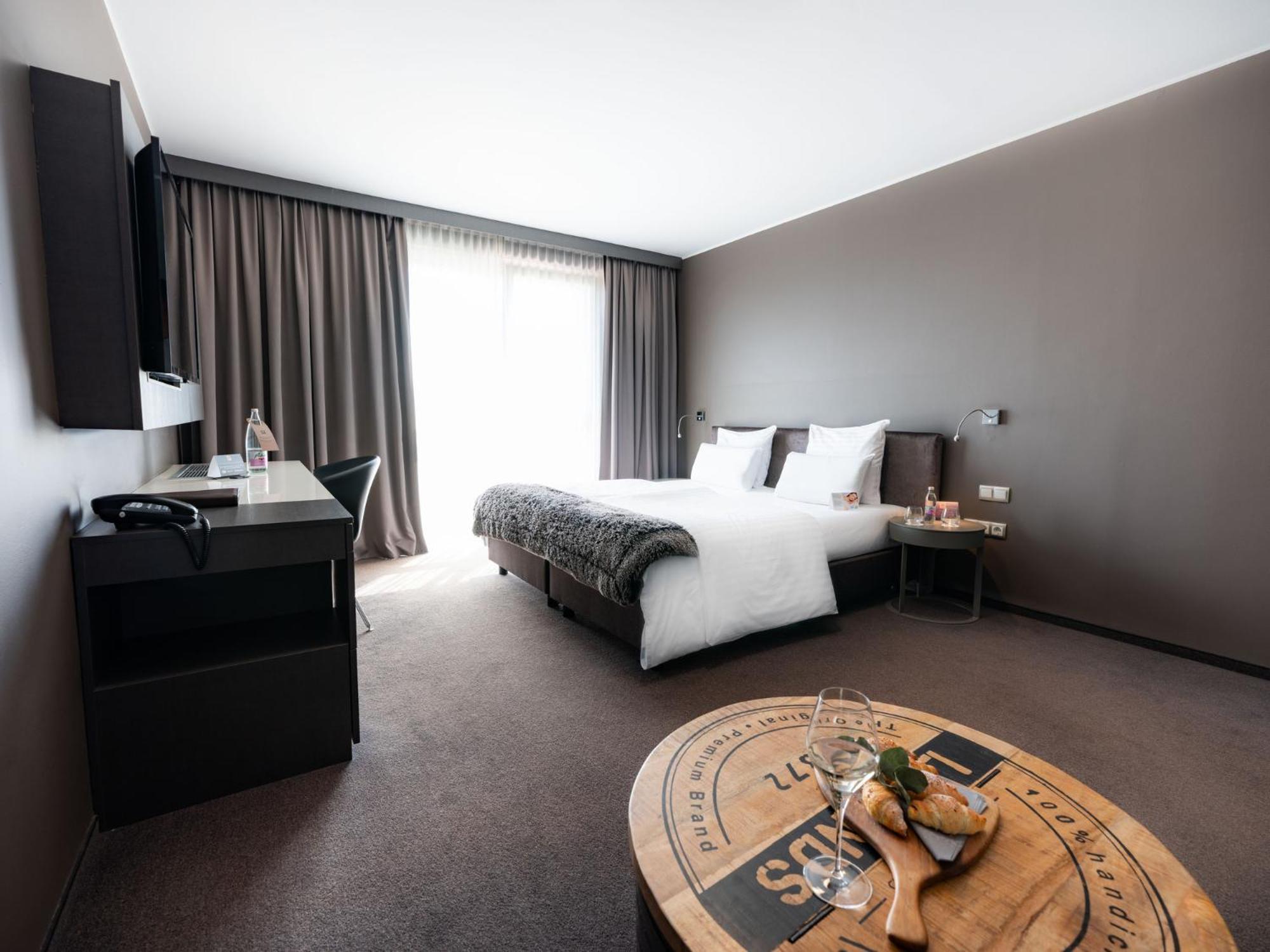 Superior Double Room with River View,1742718896:JPEG