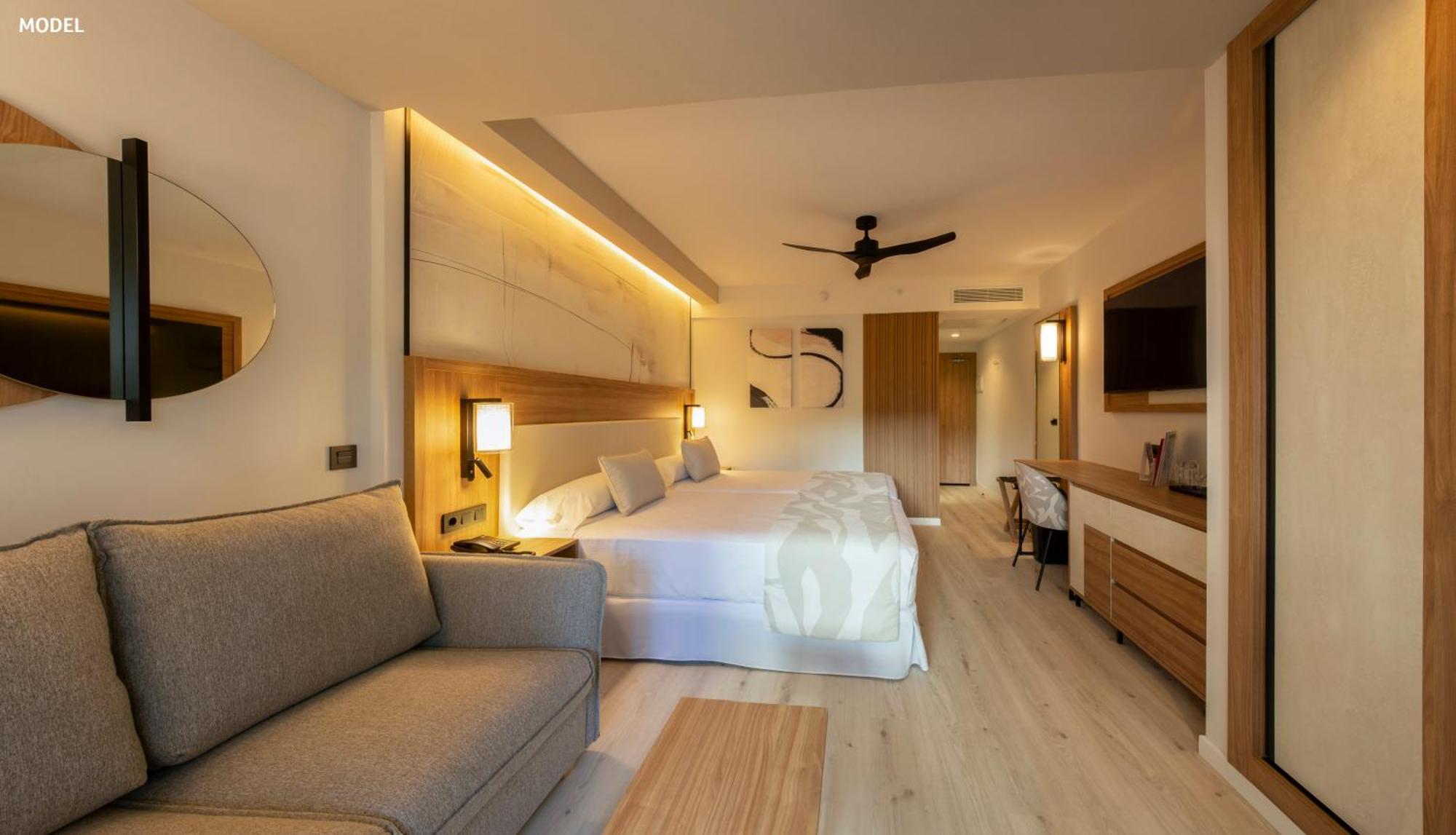 Deluxe Double Room with Side Sea View,1744075507:JPEG