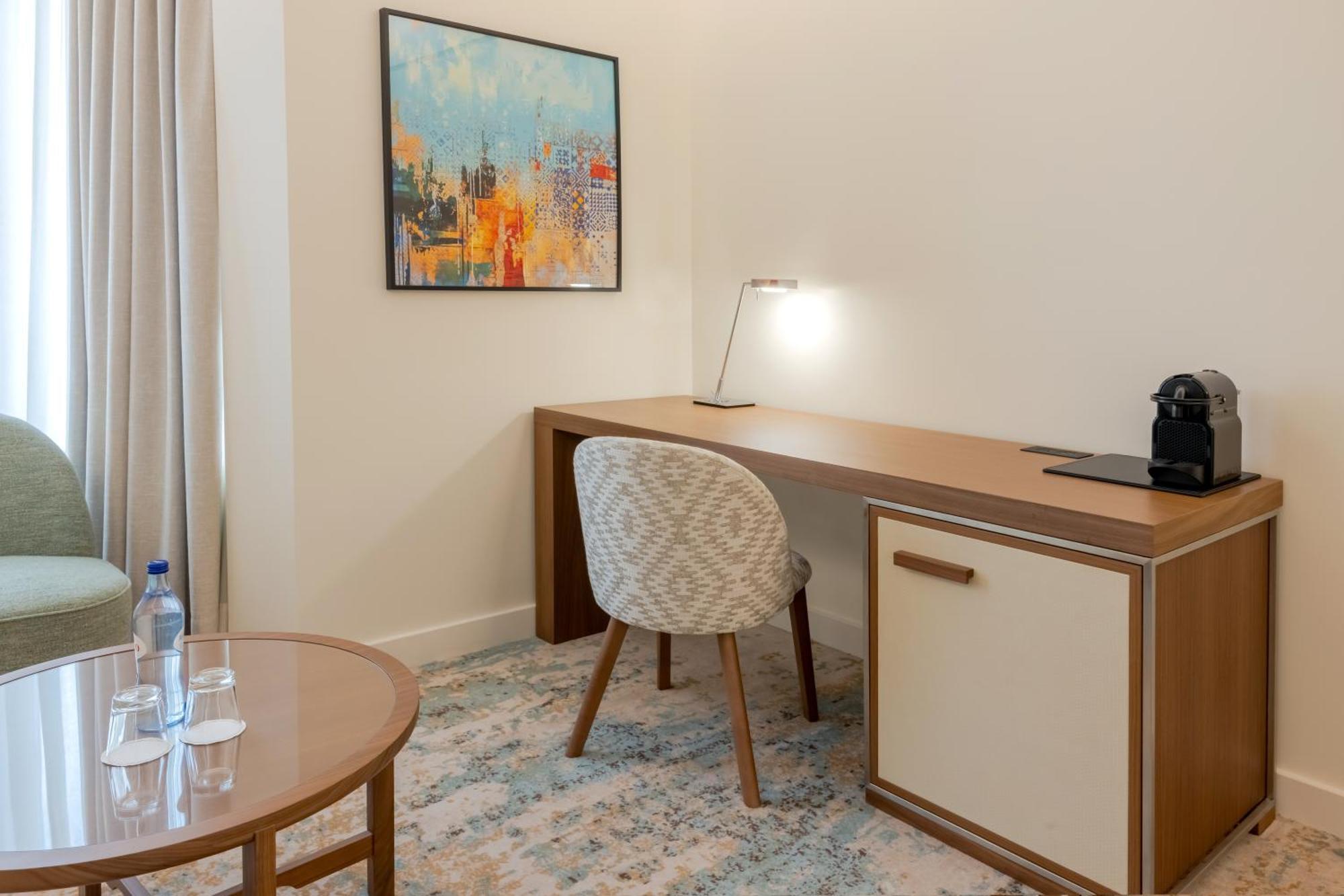 Diplomatic Suite met Kingsize Bed