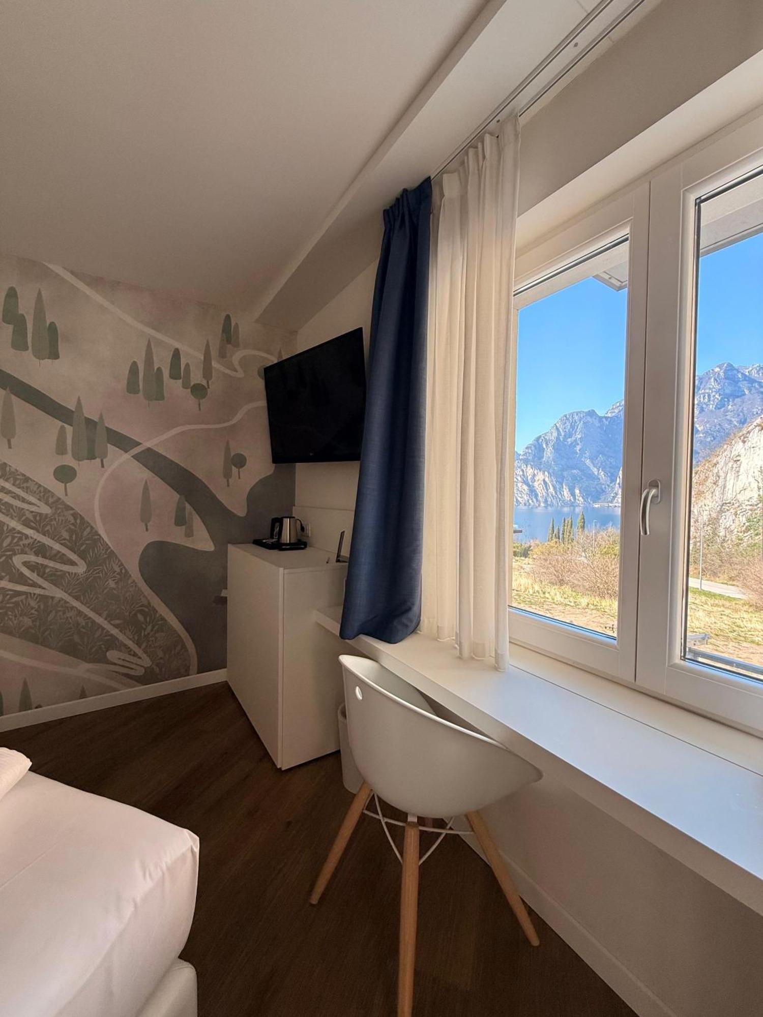 Superior Junior Suite with Terrace and Lake View,1756425422:JPEG