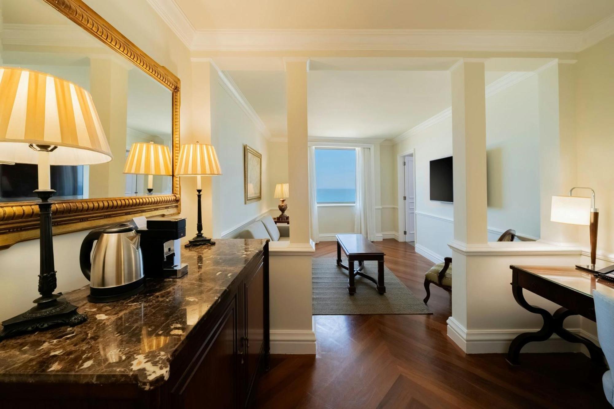 Suíte com Cama King-size, Sofá-cama, Vista do Mar e Acesso ao Lounge Executivo