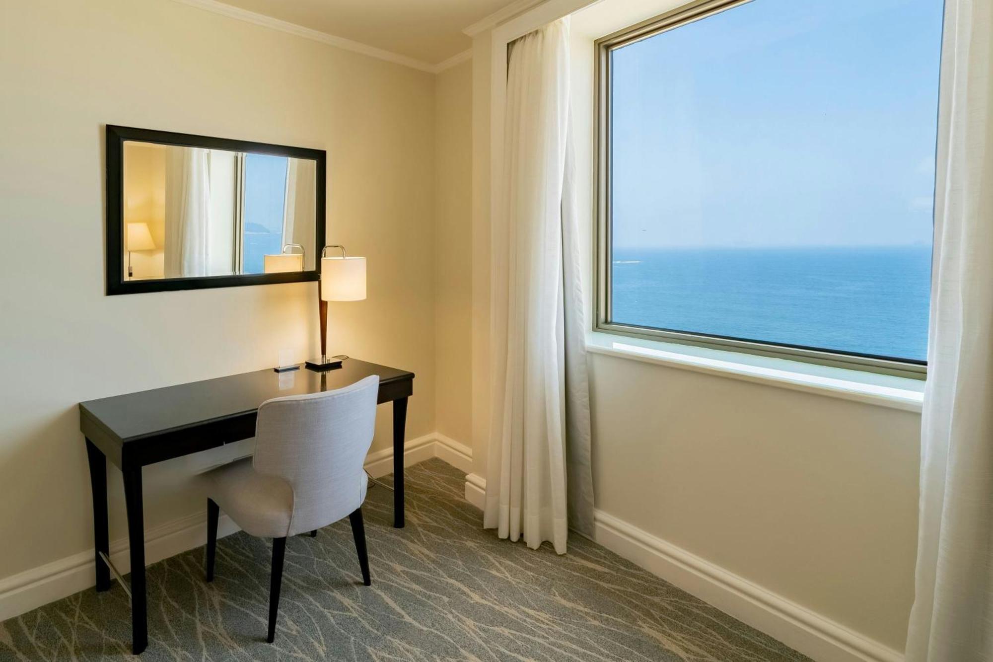 Executive lounge access, Guest room, 1 King, Ocean view,1756442012:JPEG