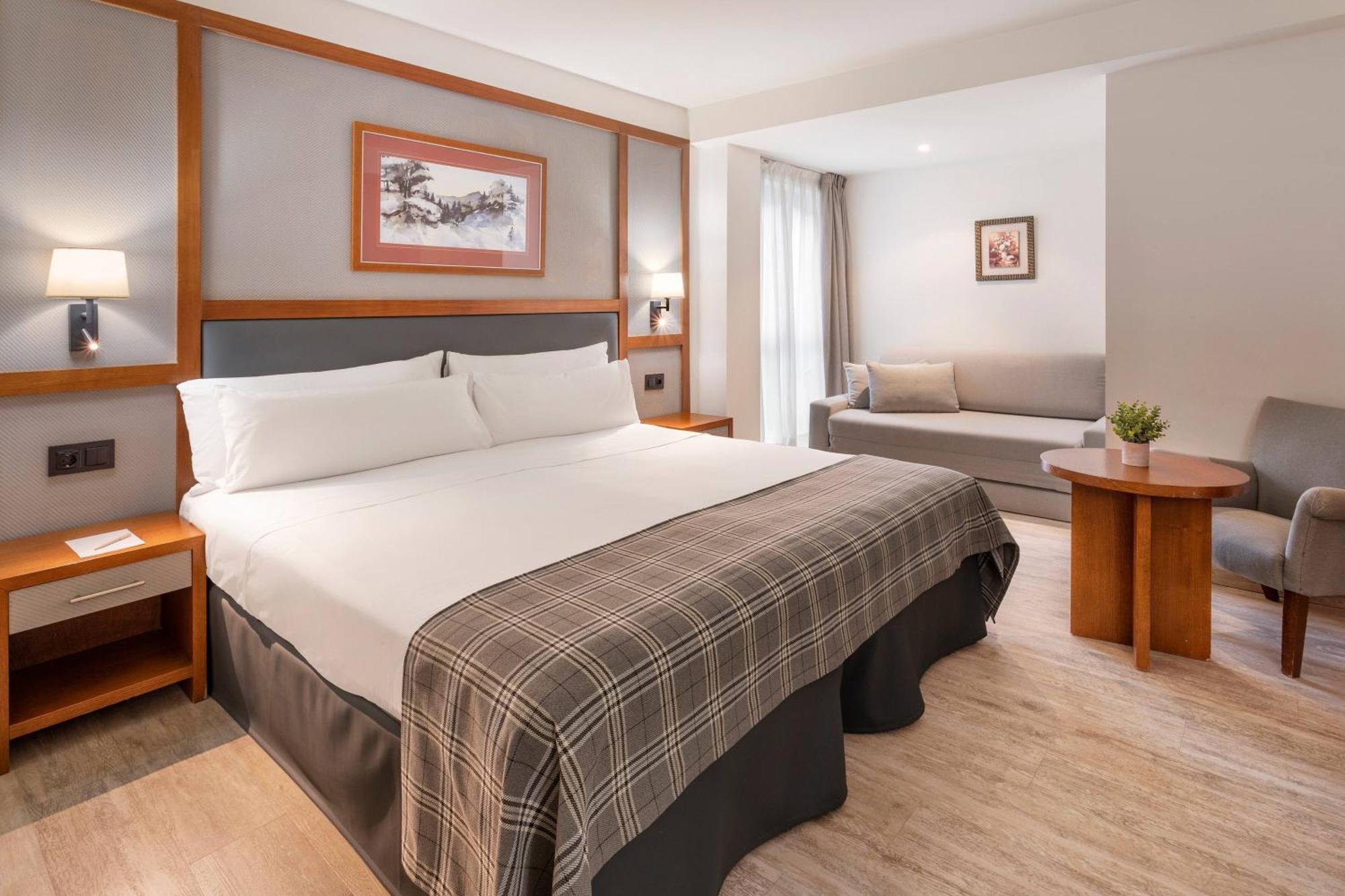 Triple Room,1756498955:JPEG