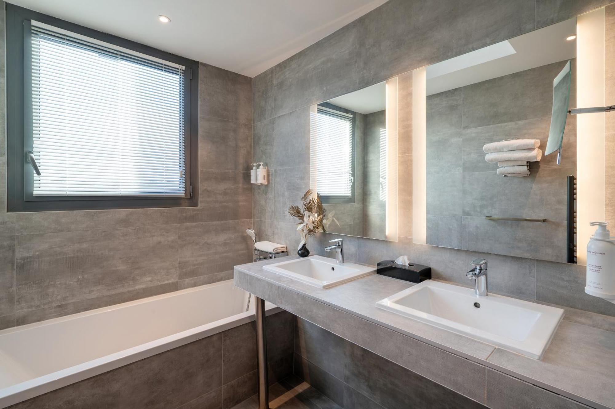 King Suite Spa Bath Terrace Non-Smoking