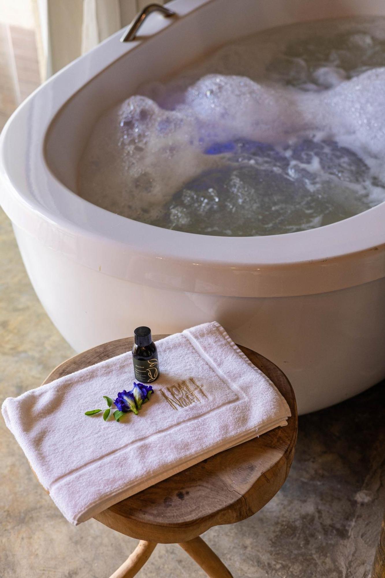 Suite with Private Pool,1759018444:JPEG