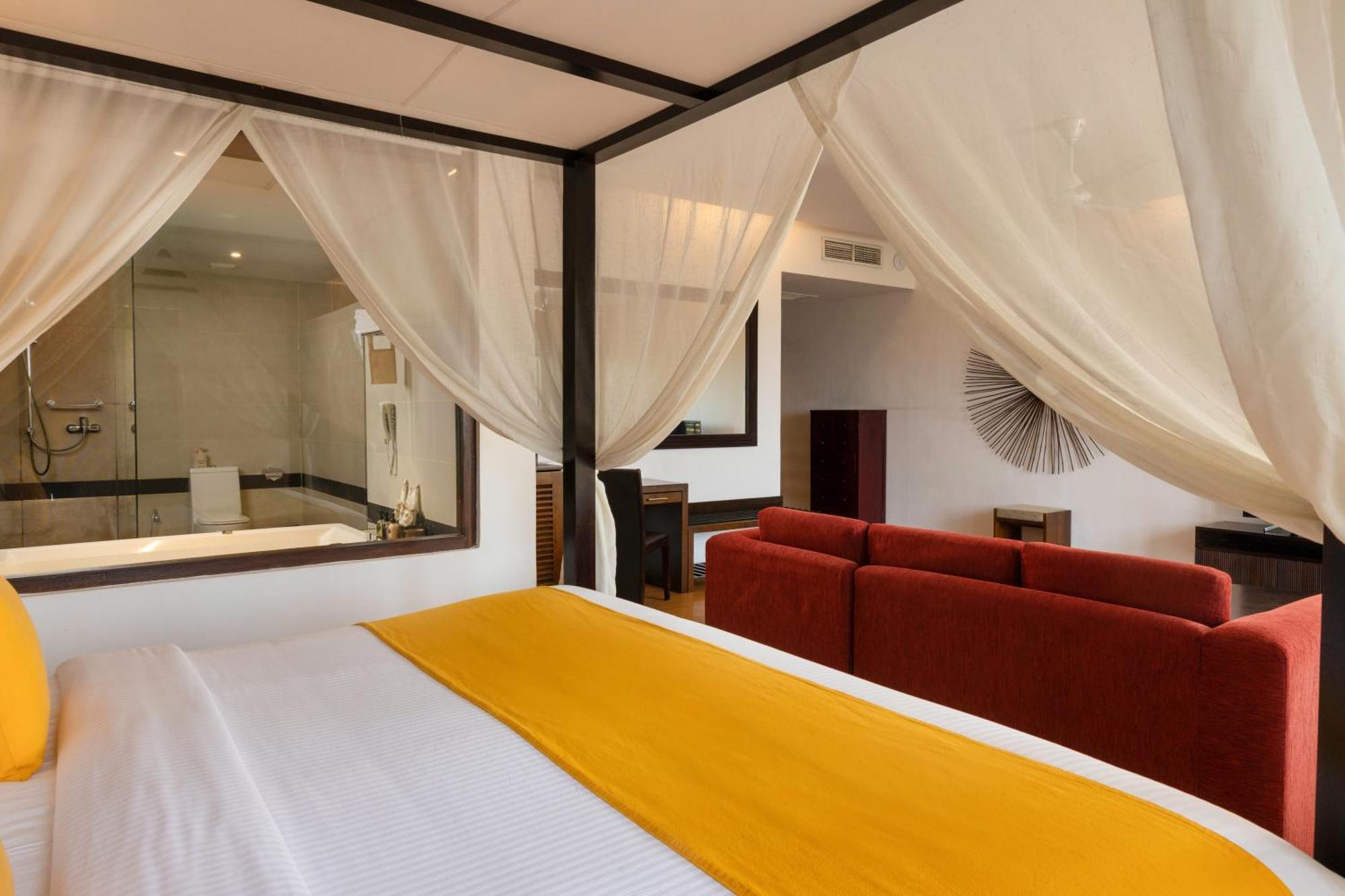 Suite Sea View at Seaside Social Lounge & Bar & on Spa Black Coral & Centre Point Restaurants