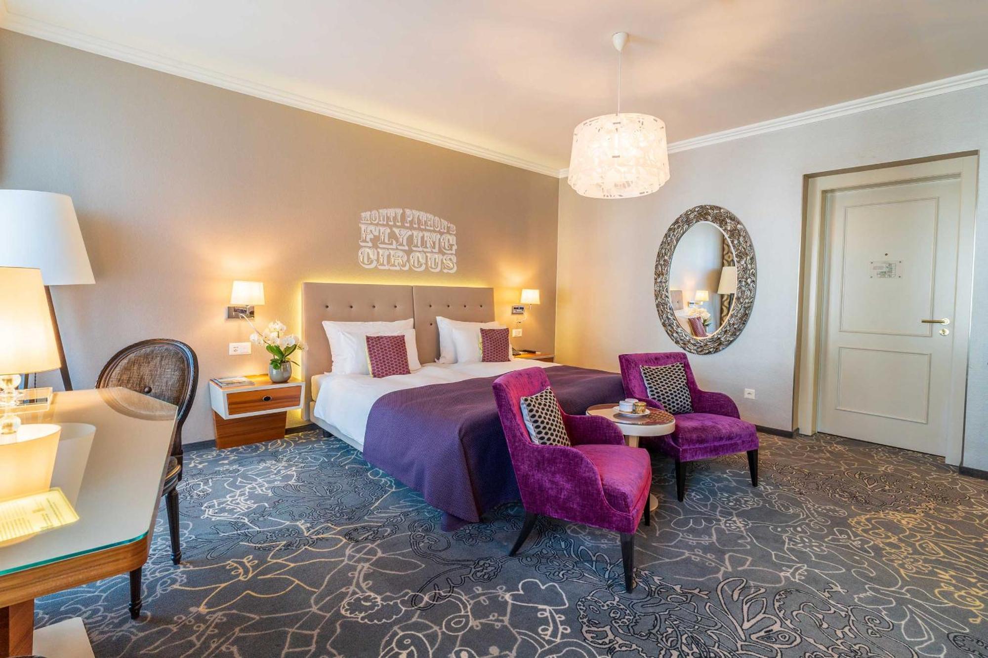 Deluxe Triple Room with City View