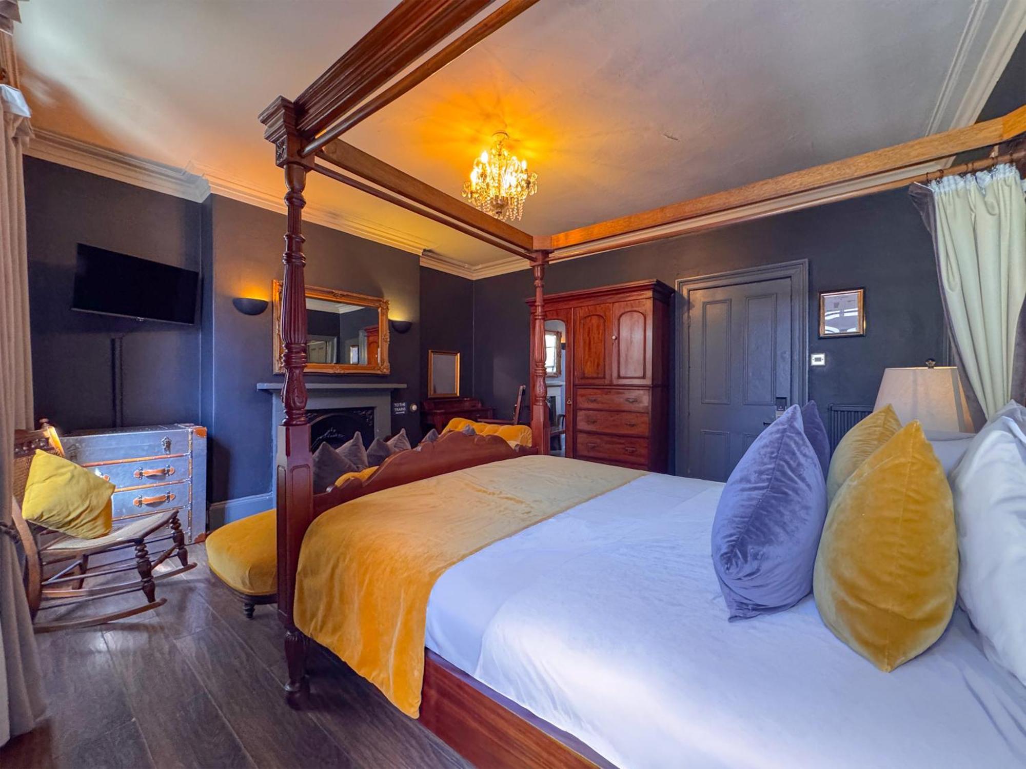 Four Poster Double Room