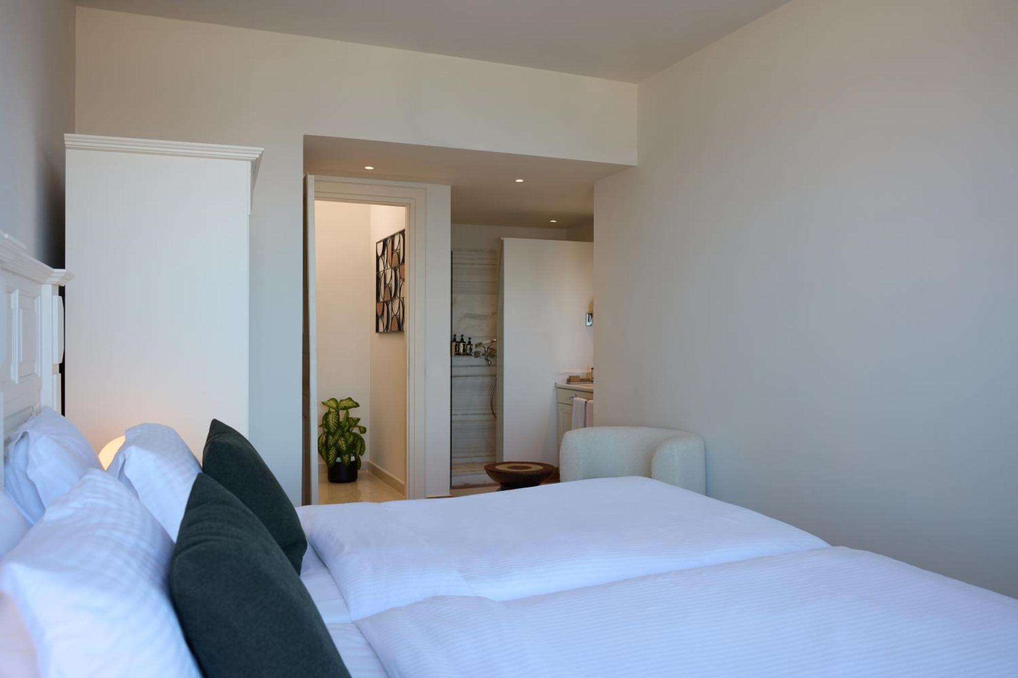 Two Bedroom Deluxe Family Suite Sea view