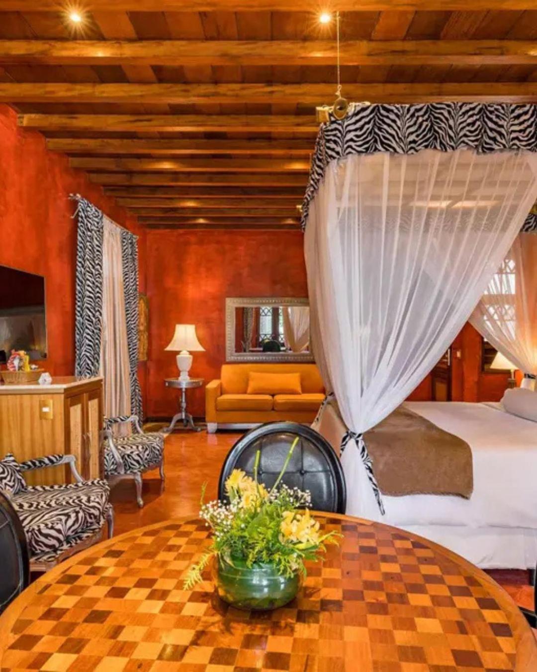 Suite with Hot Tub