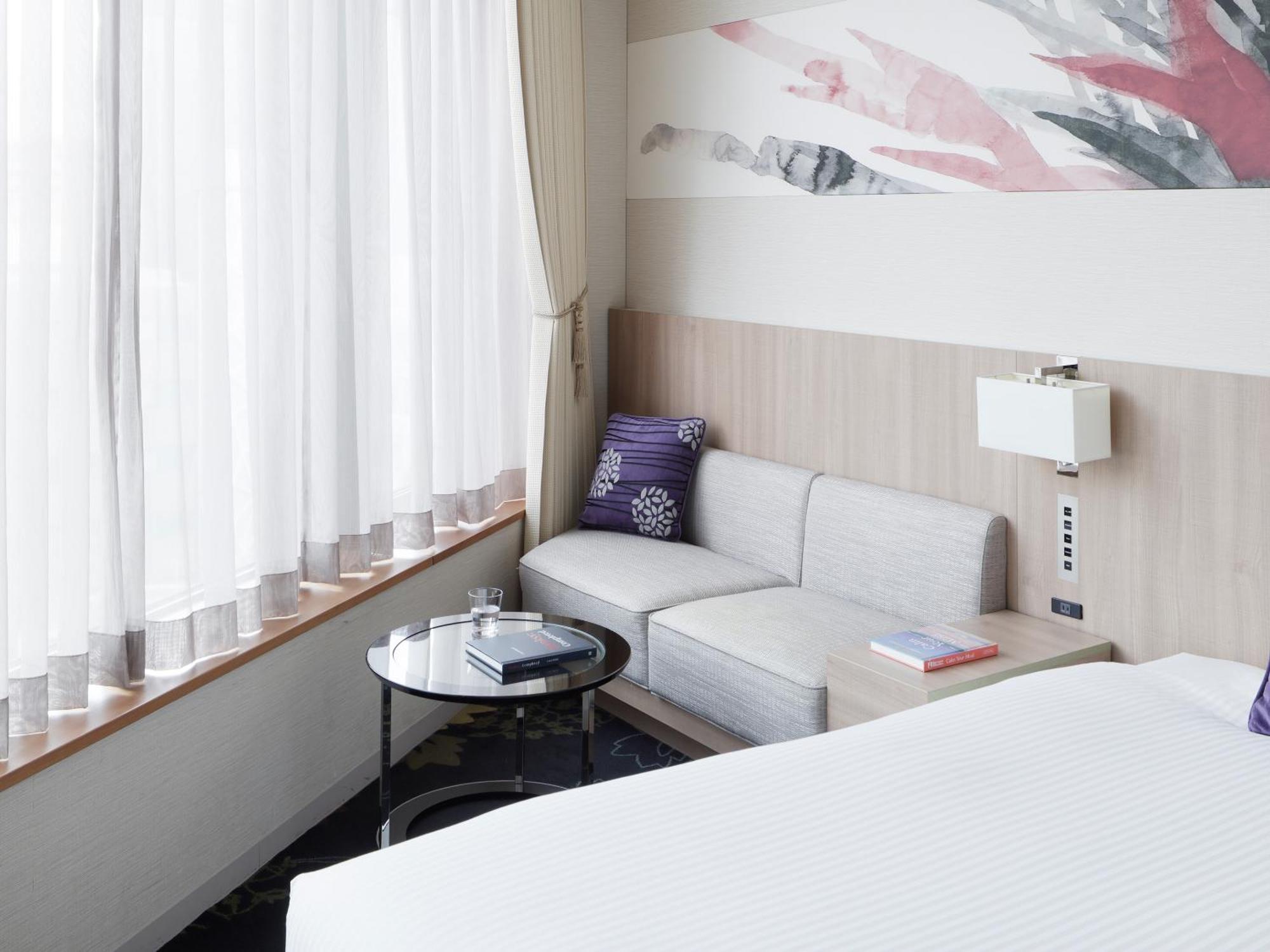 Superior Wide King Room