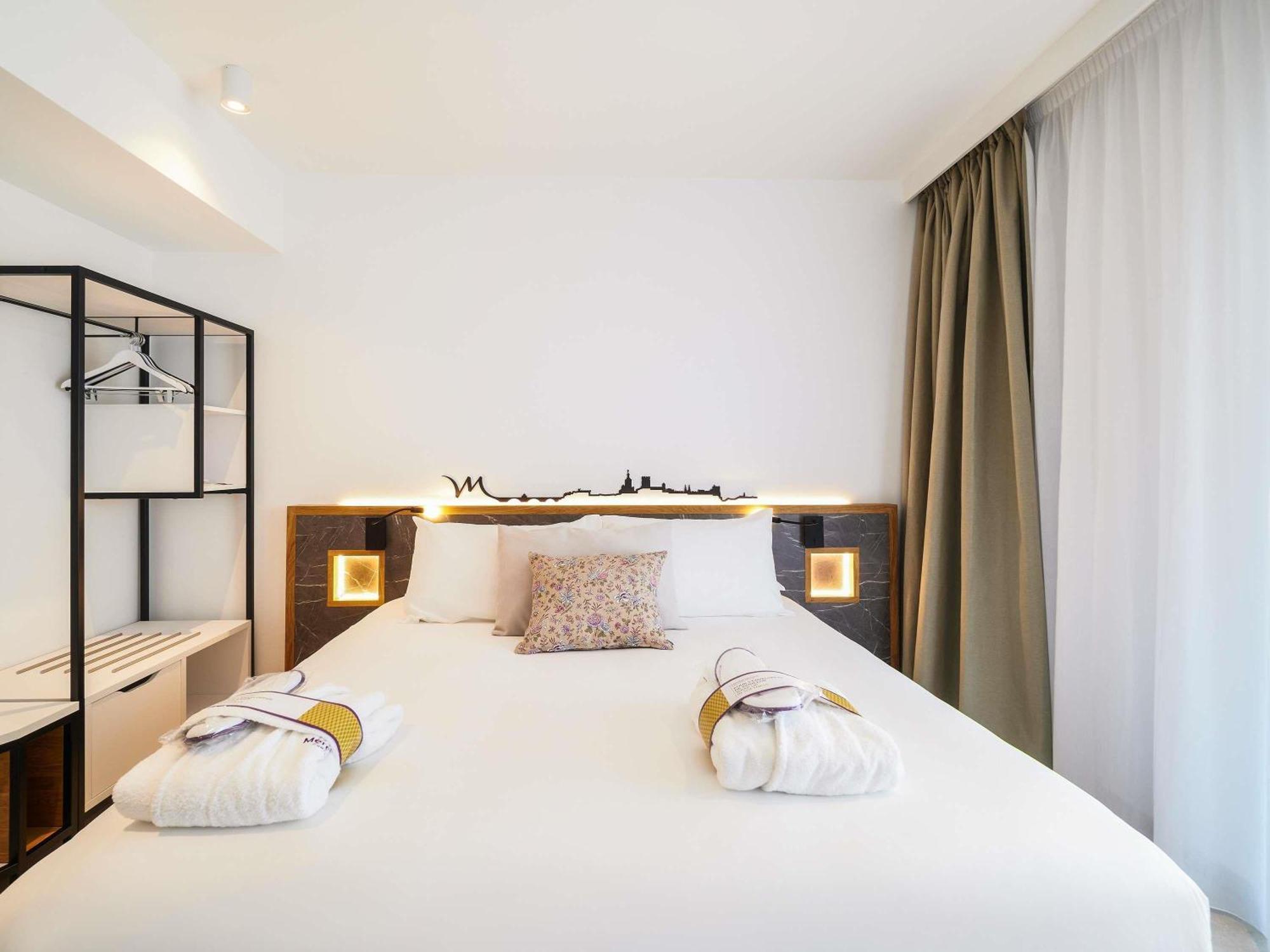 Junior Suite One Double Bed Sofa Bed