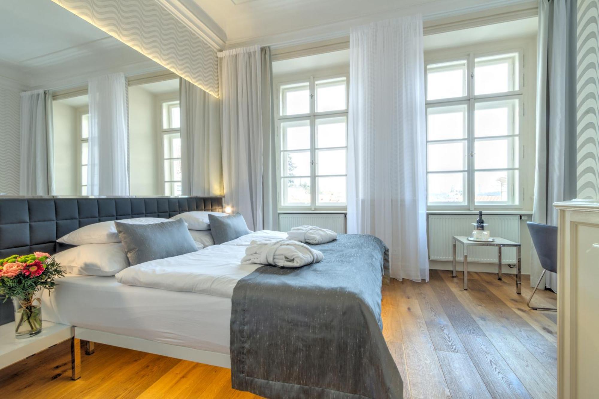 Deluxe Double Room City View