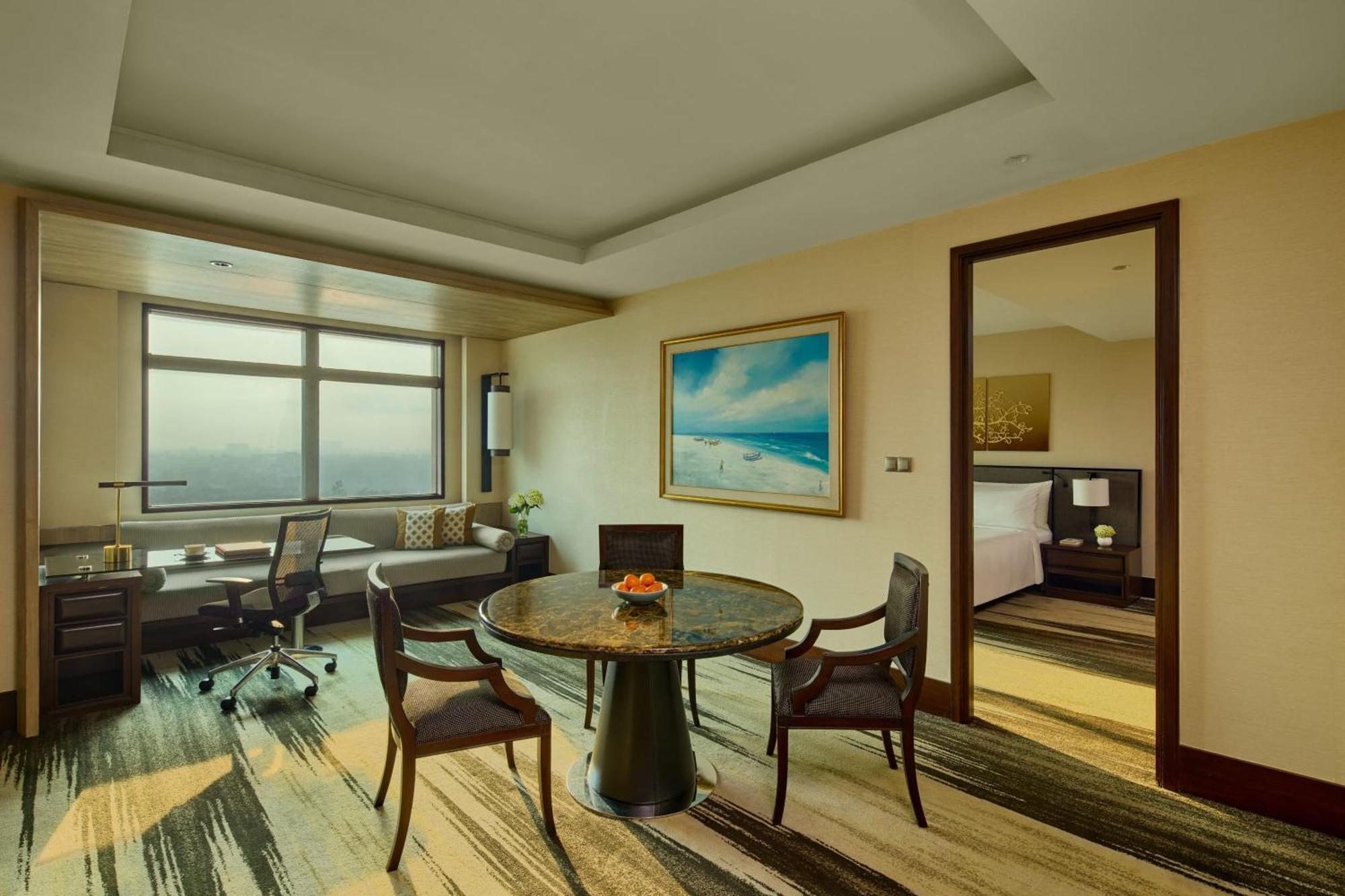 Grand Suite Red Level