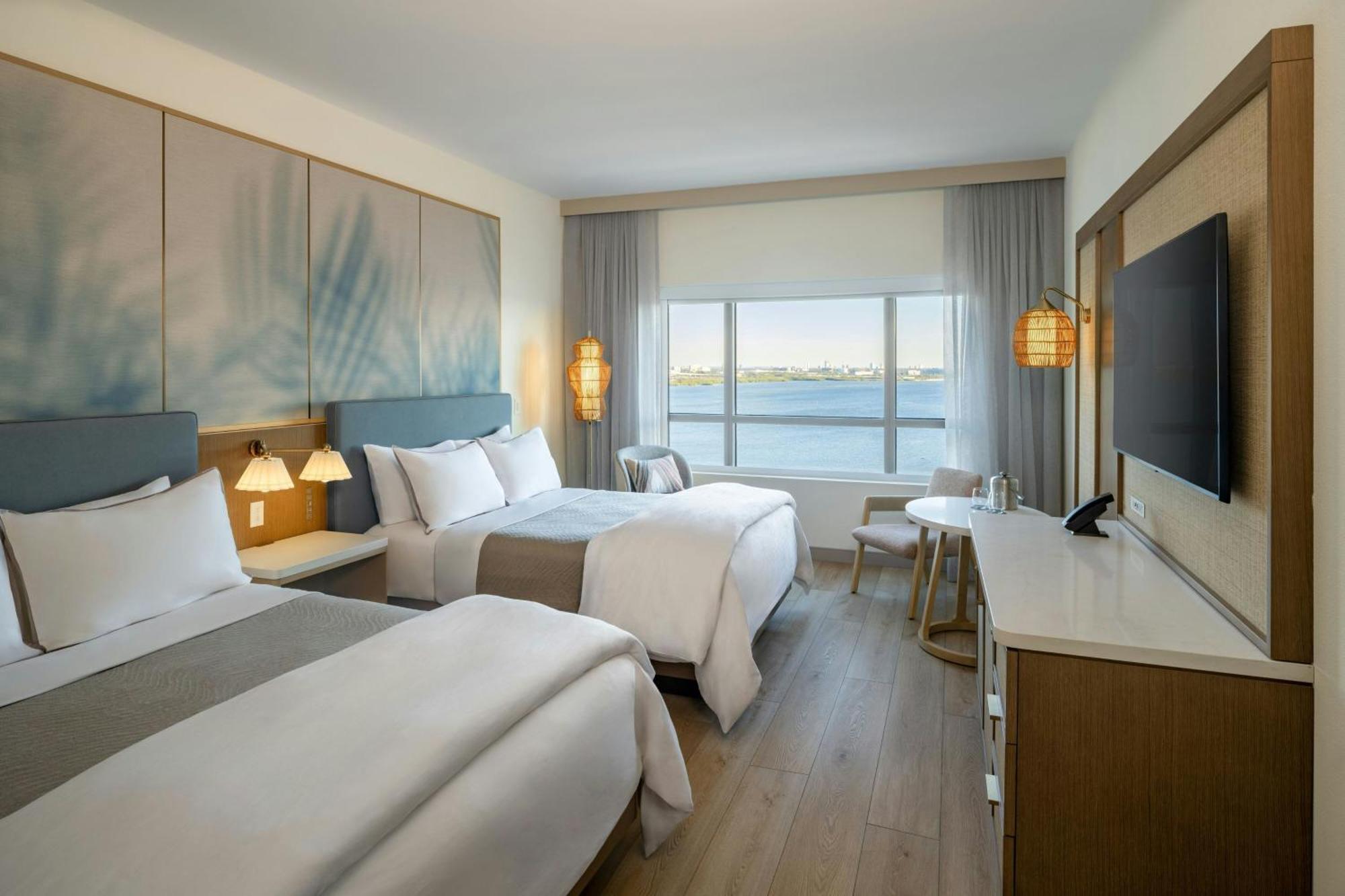 Queen Room Two Queen Beds Bay View Newly Renovated