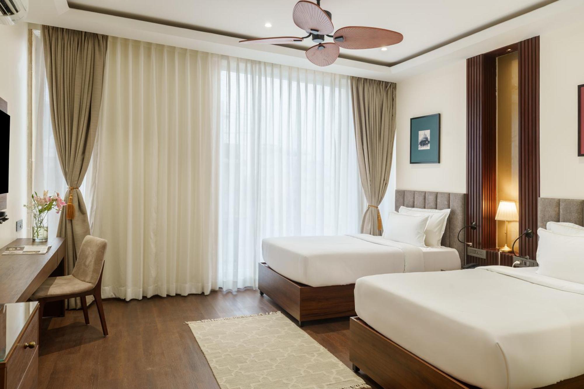 Elegant Twin Bed Room