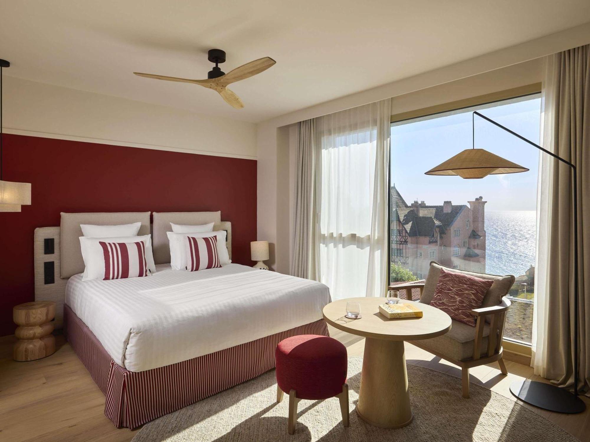 Deluxe Panoramic King Room Ocean View