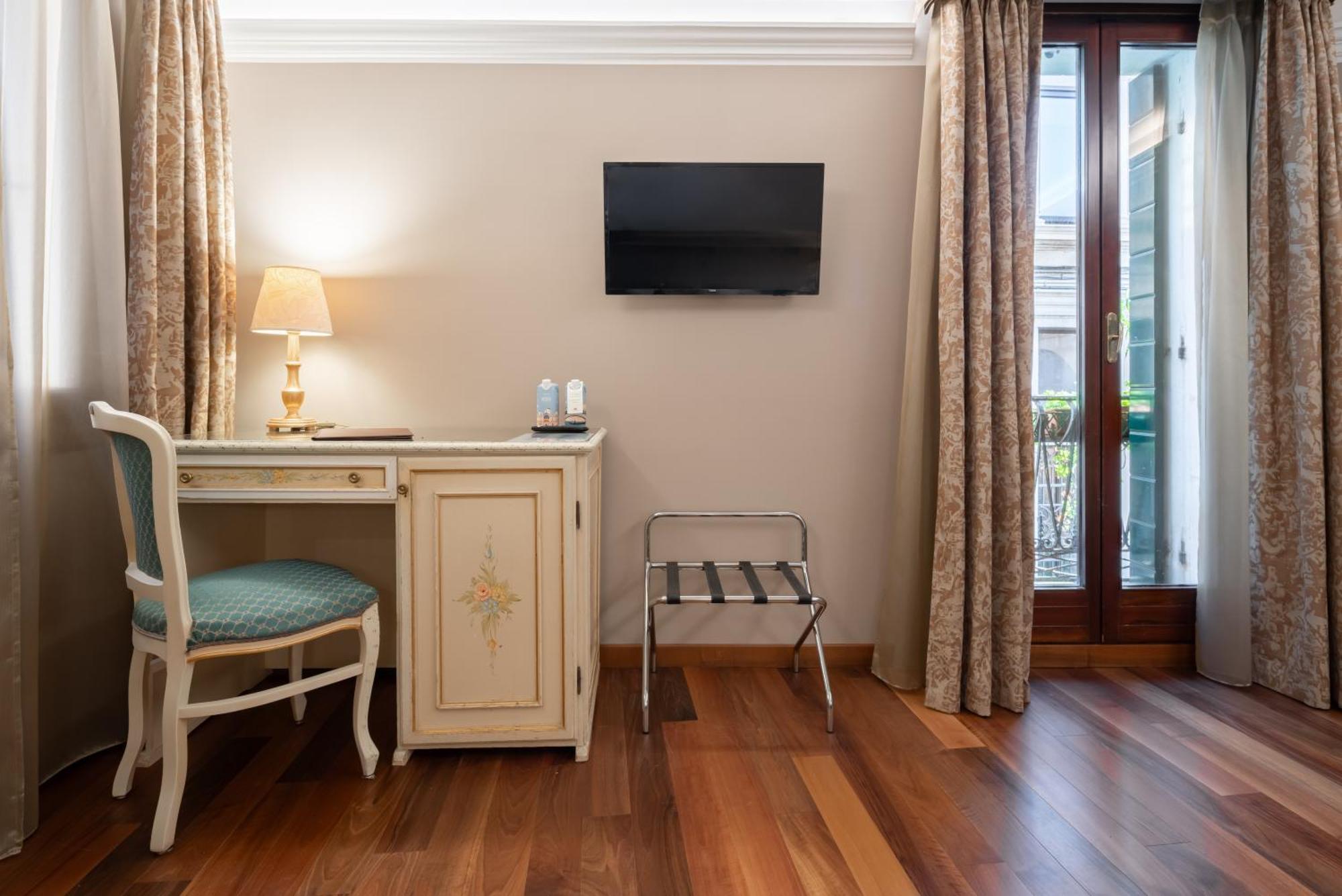 Classic Double Room