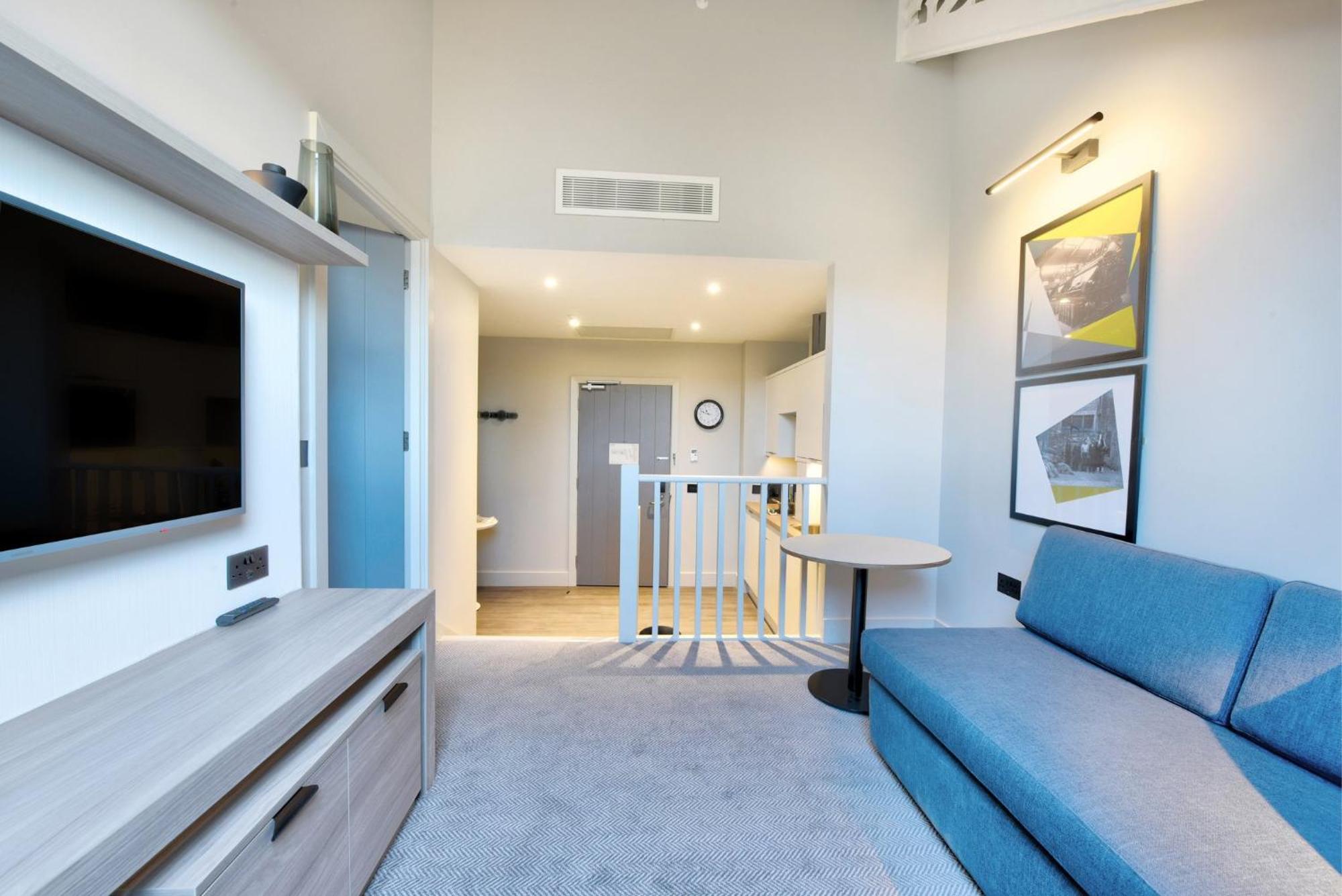 King Studio Suite Full Kitchen