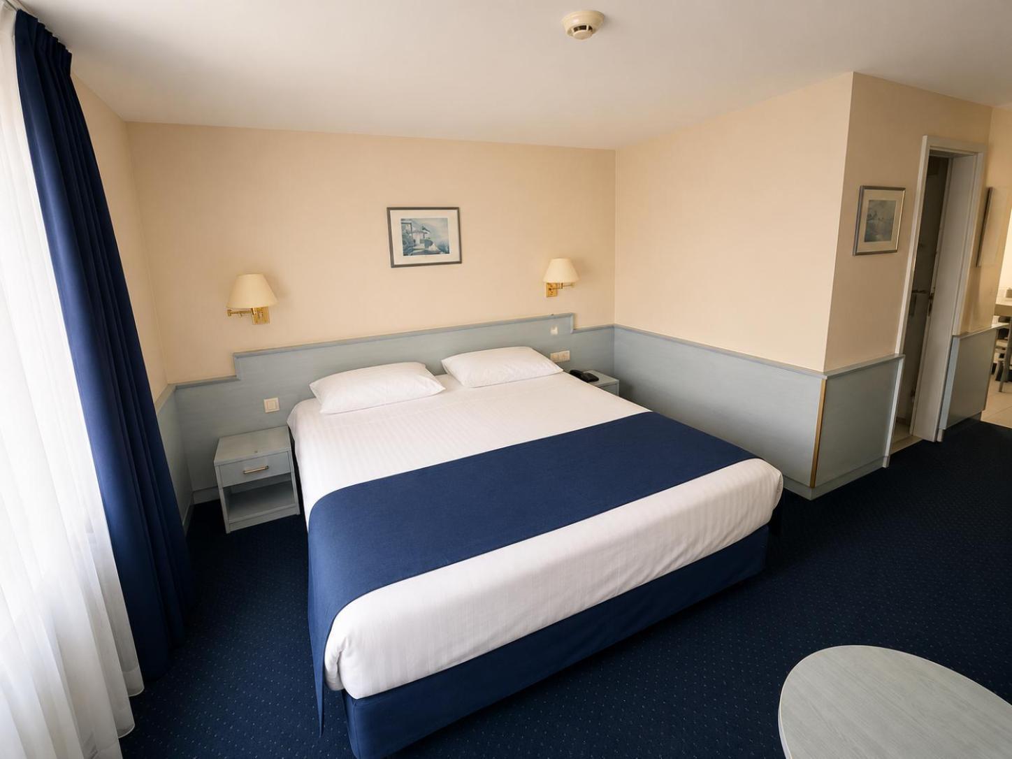 Superior Single Room Kitchenette