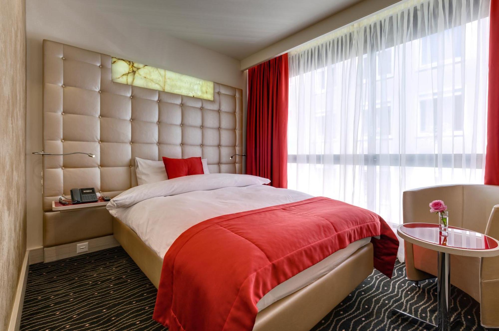 Double Room with Top View,1216816075:JPEG