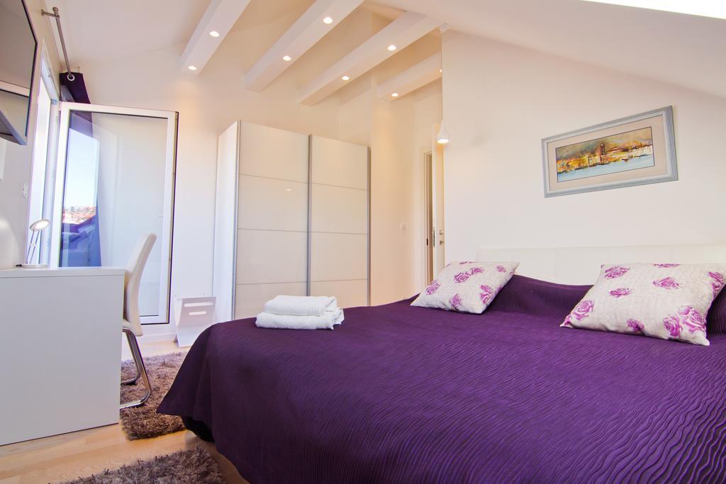 Deluxe Double Room with Balcony,232306879:JPEG