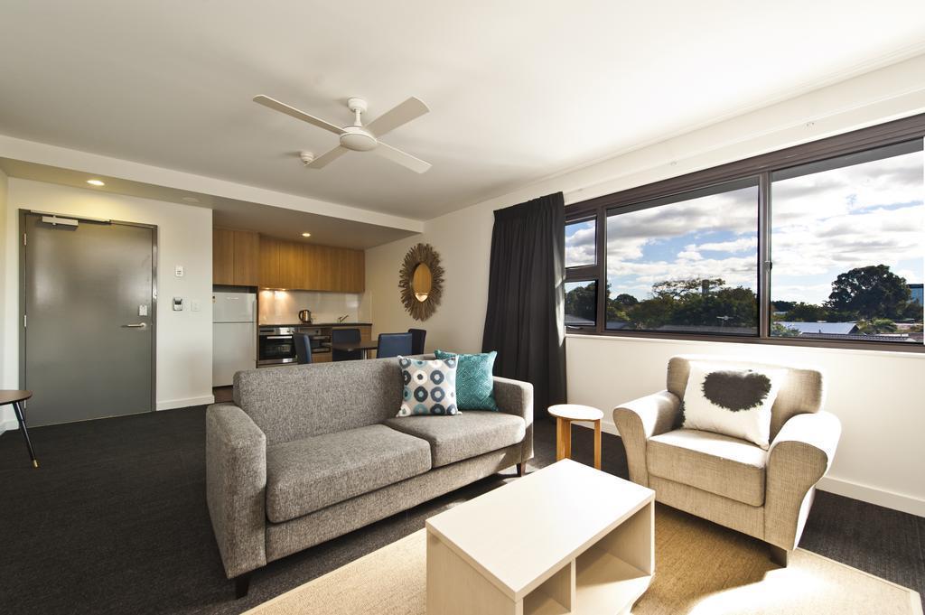 One-Bedroom Apartment,665229879:JPEG