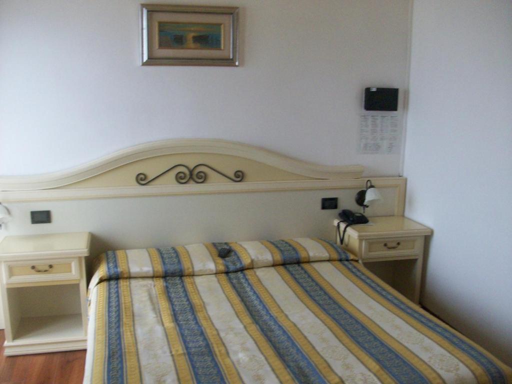 Double or Twin Room Sea View