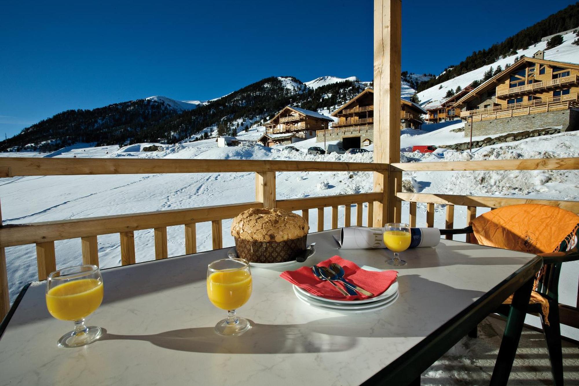 Appartamento con 4 Camere da Letto e Vista Montagna (10 Persone)