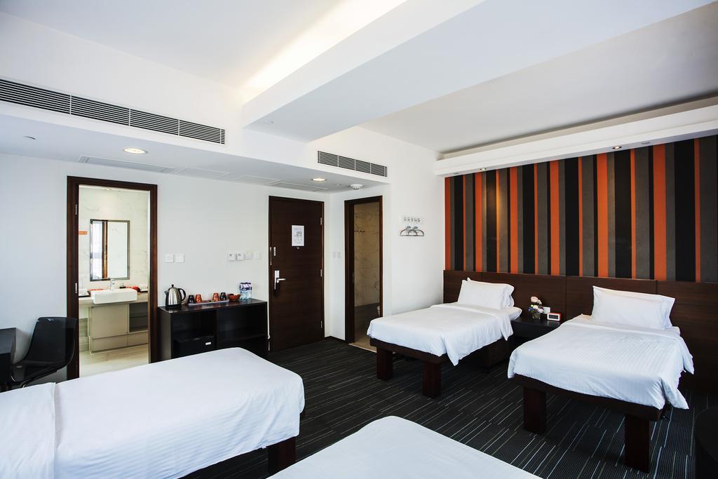 Quadruple Suite,682041936:JPEG