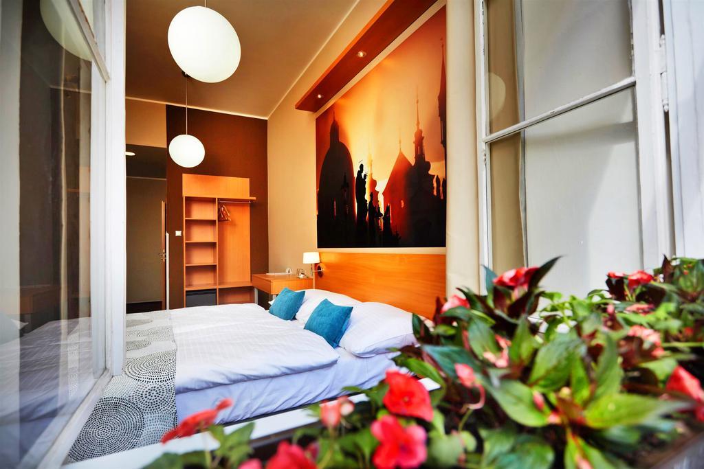 Standard Single Room,748675856:JPEG