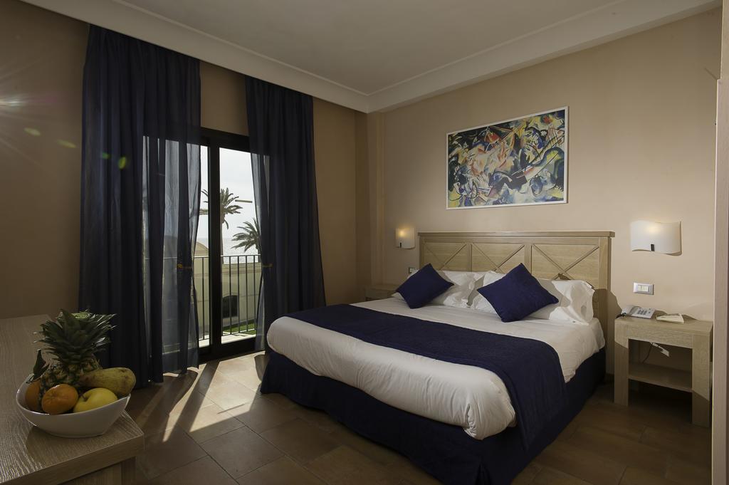 Superior Double or Twin Room,693843888:JPEG