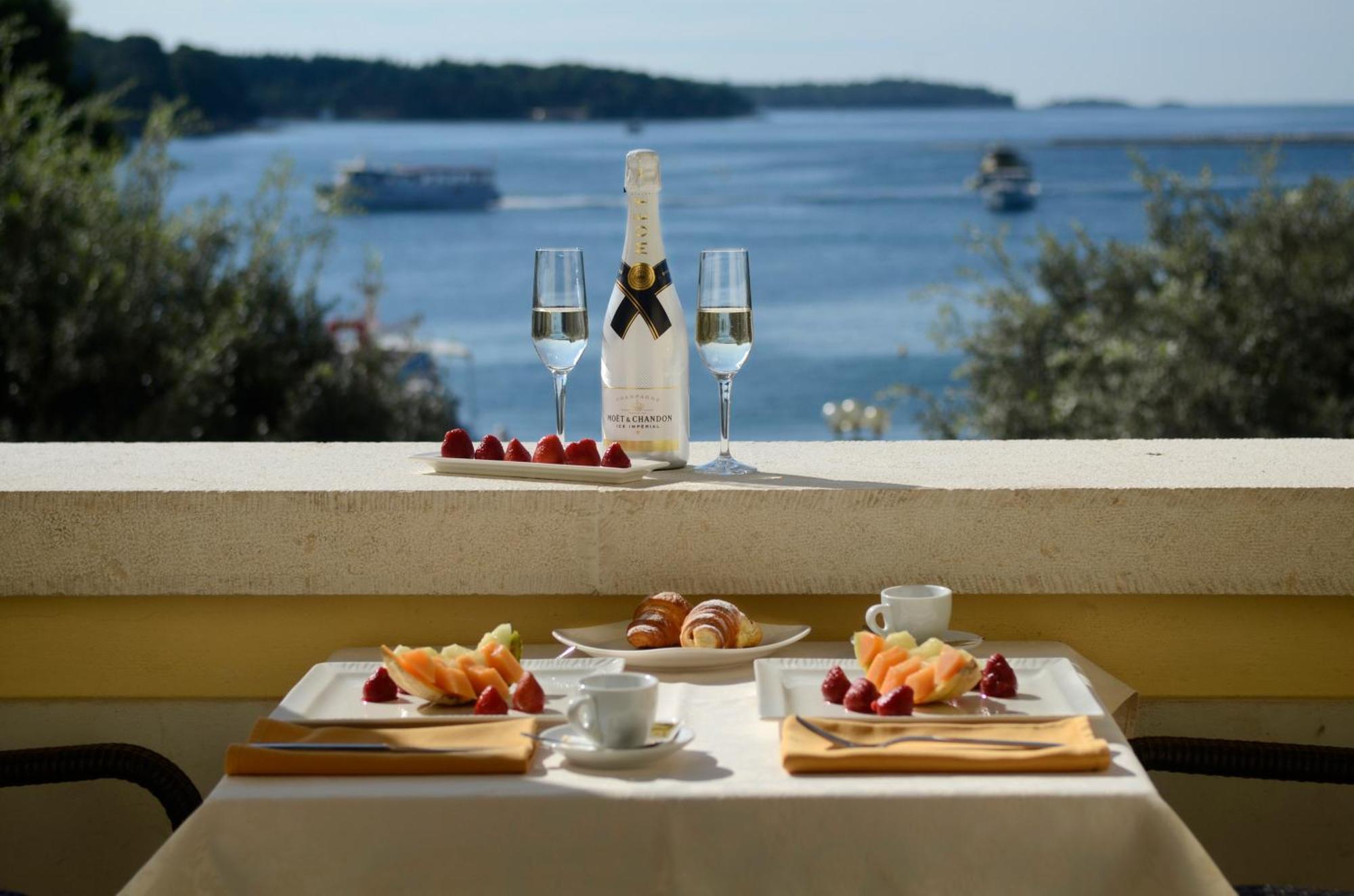 Superior Double Room Balcony Sea View