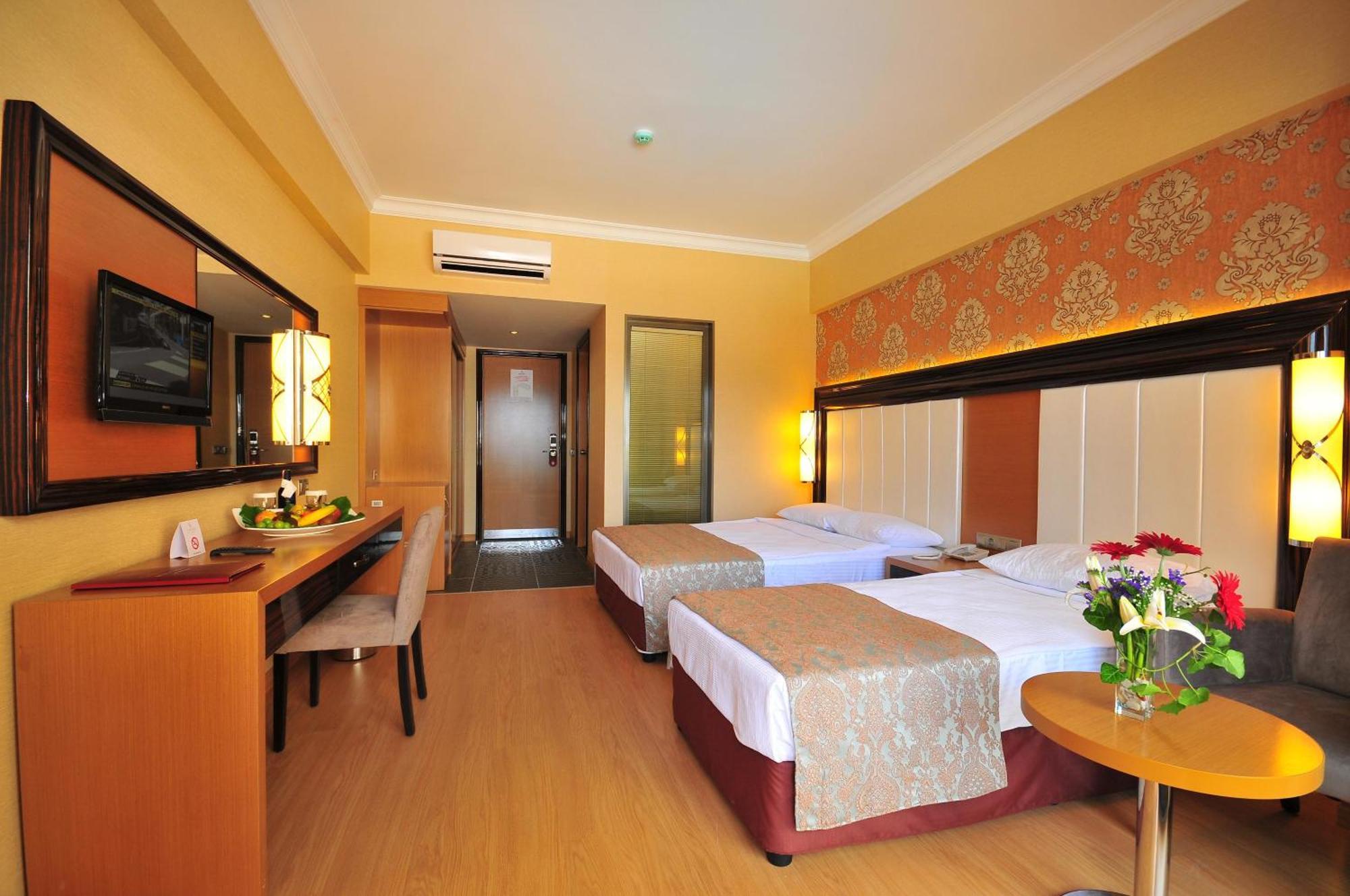 Standard Double or Twin Room Partial Sea View,452114166:JPEG