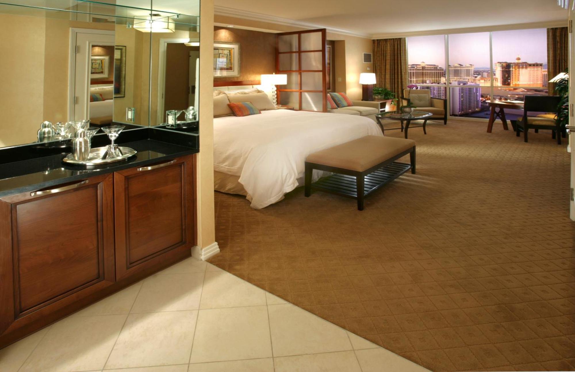 Signature Deluxe Suite,785845401:JPEG
