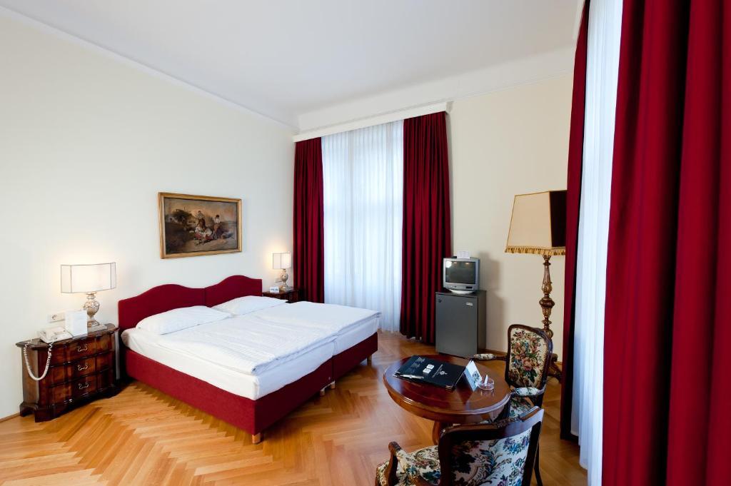 Standard Double Room,1433964127:JPEG