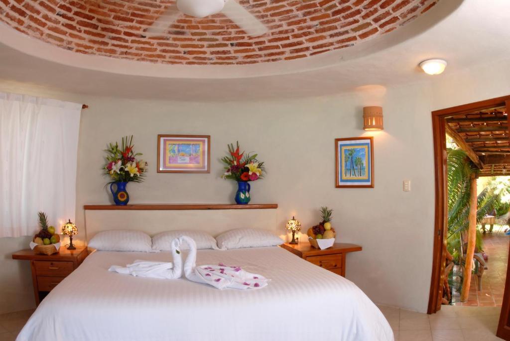 King Suite,890760565:JPEG