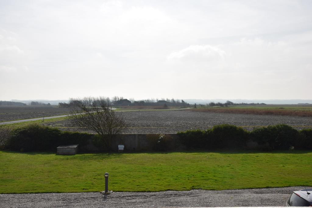 Standard Suite,519103080:JPEG