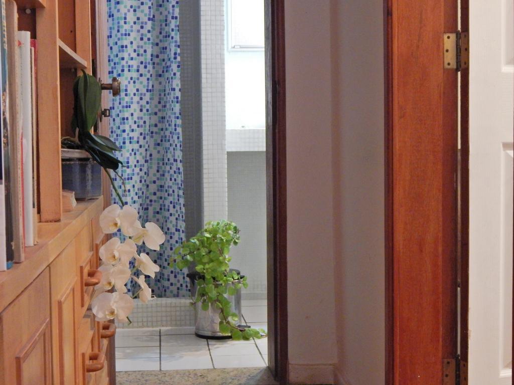 Quarto Triplo com Casa de Banho Partilhada e Ar Condicionado