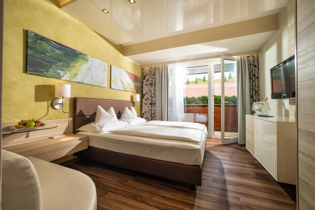 Doppelzimmer Typ C mit Zugang zum Thermalbad