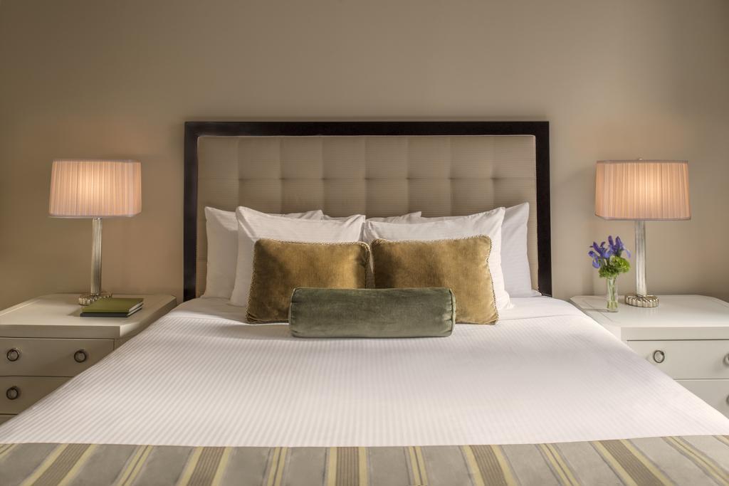 Suite Premier de 1 dormitorio con 2 camas dobles y vistas a la ciudad